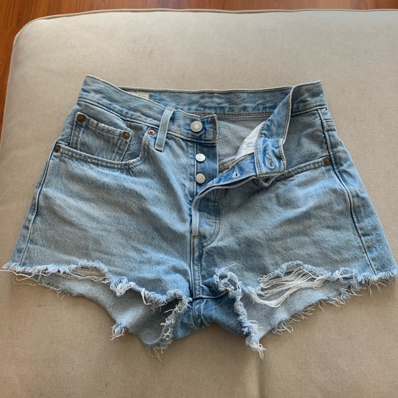 Levi's 501 shorts - Picture 1 of 7